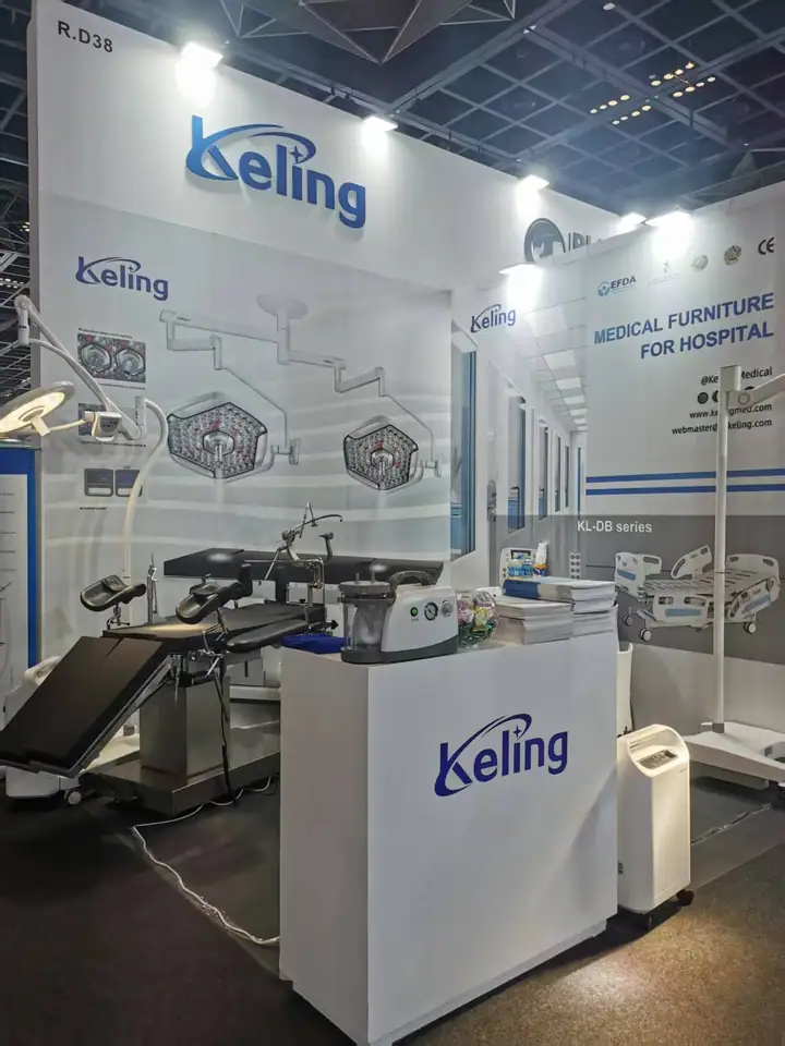 Keling Medical's stand with surgical lights at Arab Health in Dubai, where distributors meet manufacturers